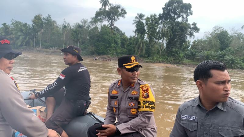 Sat Samapta Polres Kuansing Amankan Kegiatan Pacu Jalur di Desa Lubuk Terentang