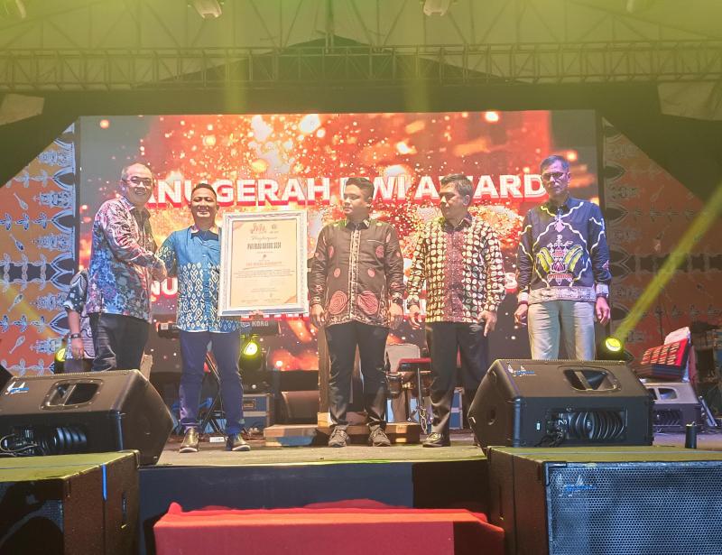 Malam Puncak HPN dan HUT PWI, Gubernur, Bupati dan Perusahaan Mitra Terima Award