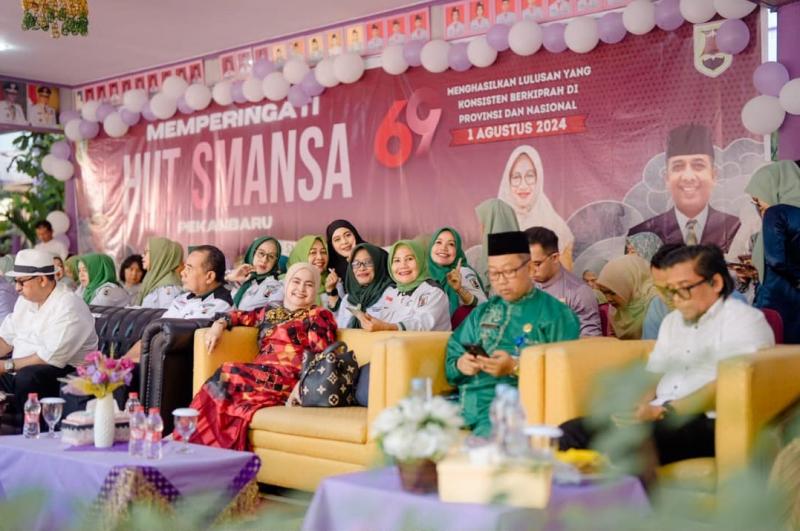 Perayaan HUT ke-69 SMAN 1 Pekanbaru Berlangsung Meriah