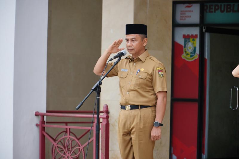 Pimpin Apel Gabungan, Pj Sekda Kampar Mengajak ASN, THL Menjunjung Tinggi Nilai Baik