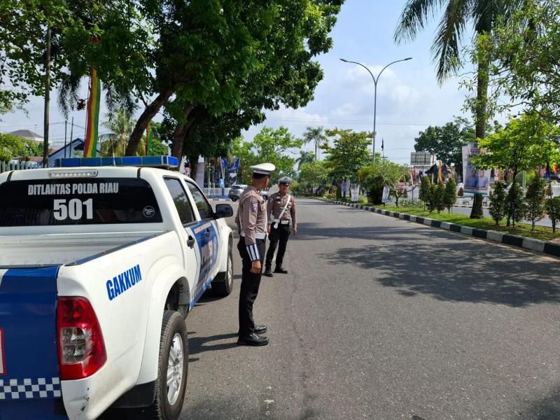 Subsatgas TIK OMP LK-2024 Siapkan dan Cek Perangkat Secara Rutin di Mapolda Riau