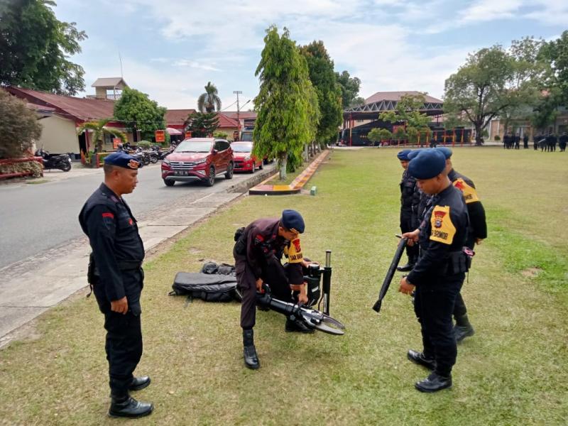 Antisipasi Situasi Darurat, Satbrimob Polda Riau Laksanakan Latihan Pengoperasian Weber Rescue