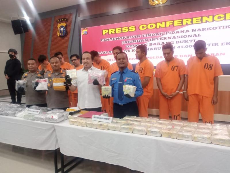 Jaringan Penyelundup Narkoba Internasional Dibekuk Polda Riau, 76 Kg Sabu dan 41.000 Ekstasi Diamankan