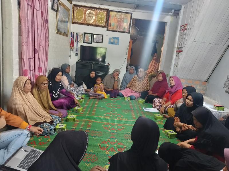 Tim Relawan Siompu Disambut Ibu-ibu Hebat di Kecamatan Rumbai