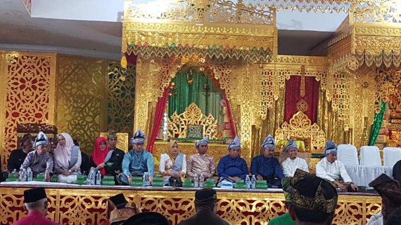 Kenduri Adat Pilkada Damai LAMR Pekanbaru Betul-betul Jadi Panggung Paslon IDAMAN