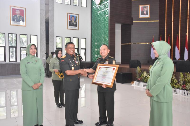 Pimpin Sertijab Kasi Ren Korem 031/ Wira Bima, Begini Pesan Brigjen TNI Sugiyono