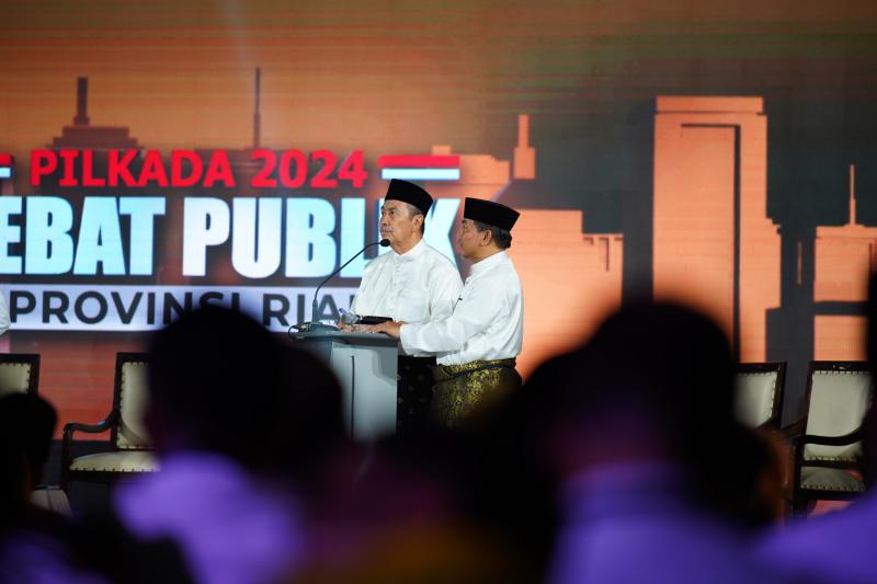 Paslon Suwai Tampil Elegan dan Menguasai Materi Debat Pilgubri
