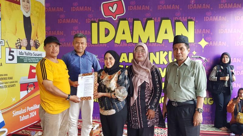 Resmi Terima SK, Tim Relawan Siompu Payung Sekaki Petakan Relawan Sampai ke TPS