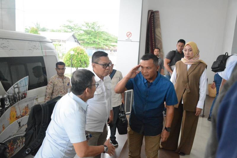 Brigjen TNI Sugiyono Sambut Kedatangan Letjen TNI Mochammad Hasan