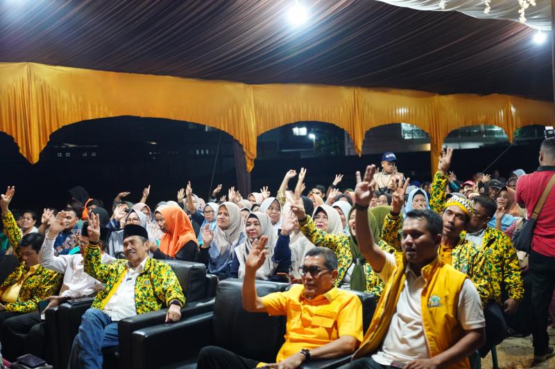 Hujan Lebat Tak Halangi Ribuan Pendukung Paslon Suwai Hadiri Kampanye di Pekanbaru