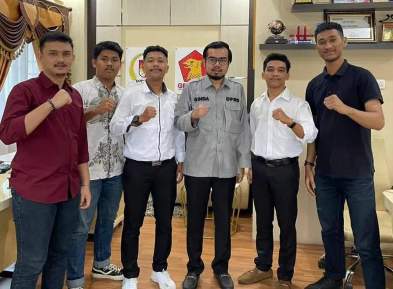 Wakil Ketua DPRD Ginda Burnama Terima Kunjungan BEM Unilak