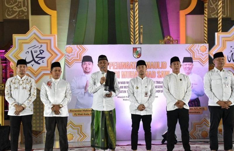 Pimpinan Dewan Hadiri Peringatan Maulid Nabi Muhammad SAW 1446 Hijriah
