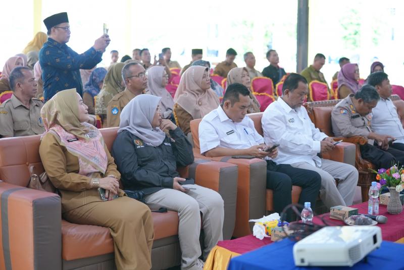 PWI Siak Bagikan Tips Hadapi Wartawan Abal-Abal ke Kepsek seSiak