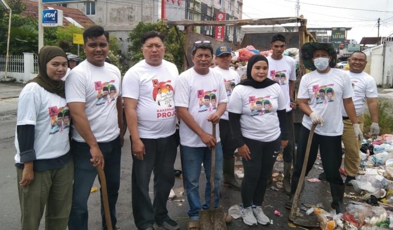 Projo Pekanbaru Peduli Sampah, Aksi Bersih di Jalan Durian Tampilkan Kesadaran Lingkungan