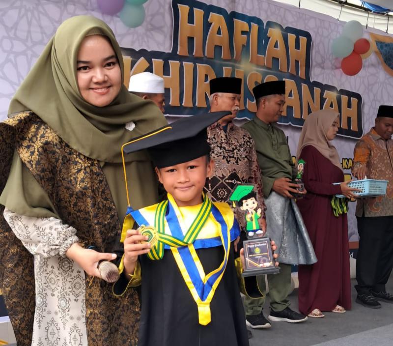 RA Nursyahira Sukses Gelar Wisuda 40 Murid Angkatan Ke II Tahun Ajaran 2024-2025