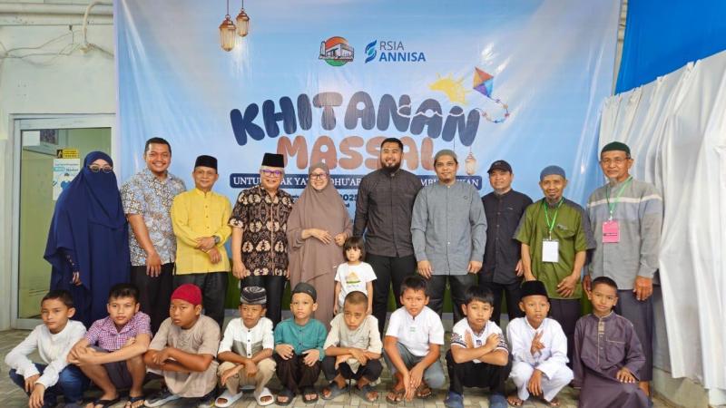 Khitan Massal RJIC Peduli; Lega dan Senang sudah Disunat