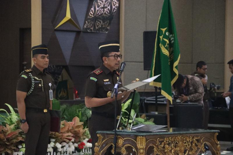 Akmal Abbas Lantik Sejumlah Pejabat di Lingkungan Kejaksaan Tinggi Riau