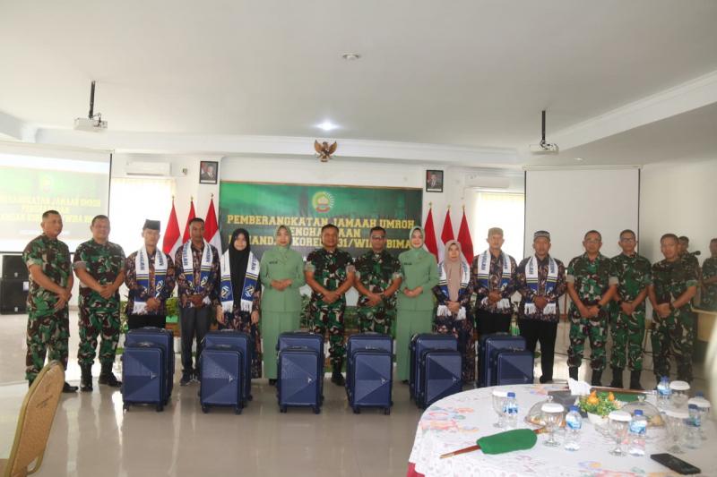 Istimewa! Korem 031/WB Berangkatkan Jamaah Umroh dan Beri Apresiasi