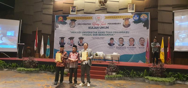 Tingkatkan Kualitas Pendidikan, UHTP Teken MoU Dengan PWI Riau