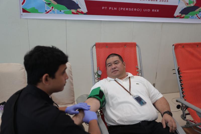 PLN UID Riau dan Kepri Menggalang Donor Darah untuk Kemanusiaan