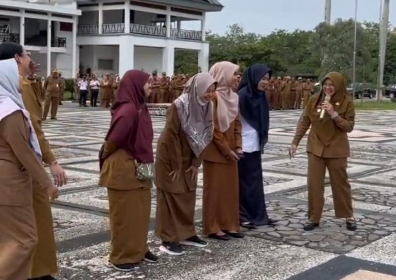 Bupati Siak Beri Kejutan Ulang Tahun untuk ASN