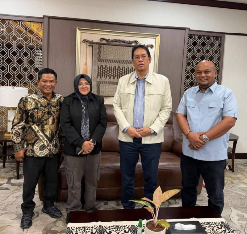 Bupati Afni dan Menkeu Purbaya Bertemu, Suasana Reuni Warnai Silaturahmi