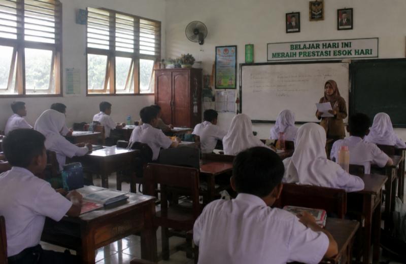 Kabut Asap Mereda, Siswa Rohul Kembali ke Sekolah