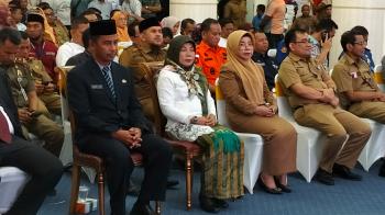 Didampingi Sang Isteri dan Anak, Ahmad Yuzar Lancar Bacakan Fakta Integritas & Ini Program Kerjanya